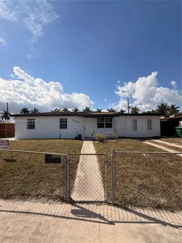 $2,900 | 5230 Southwest 116th Avenue, Unit 1, Miami, FL 33165