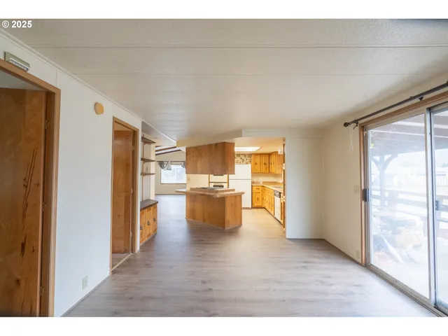 $74,000 | 1200 East Central Avenue, Unit 62, Sutherlin, OR 97479