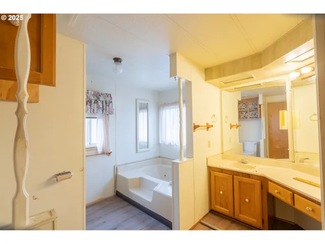 $74,000 | 1200 East Central Avenue, Unit 62, Sutherlin, OR 97479