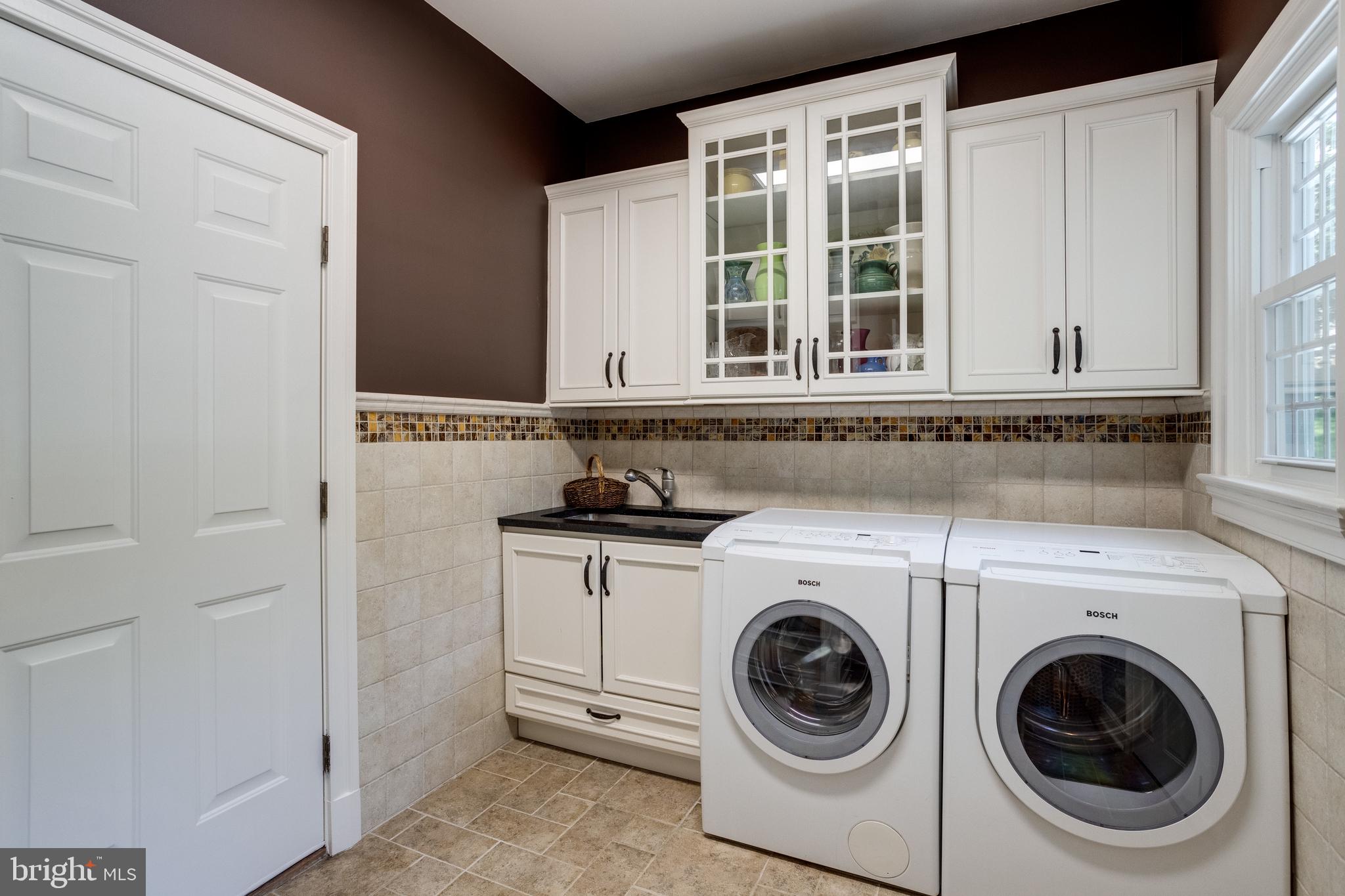 1017 Turkey Run Road McLean, VA 22101 - Photo 41 of 57 Main Level Laundry and Mud Room