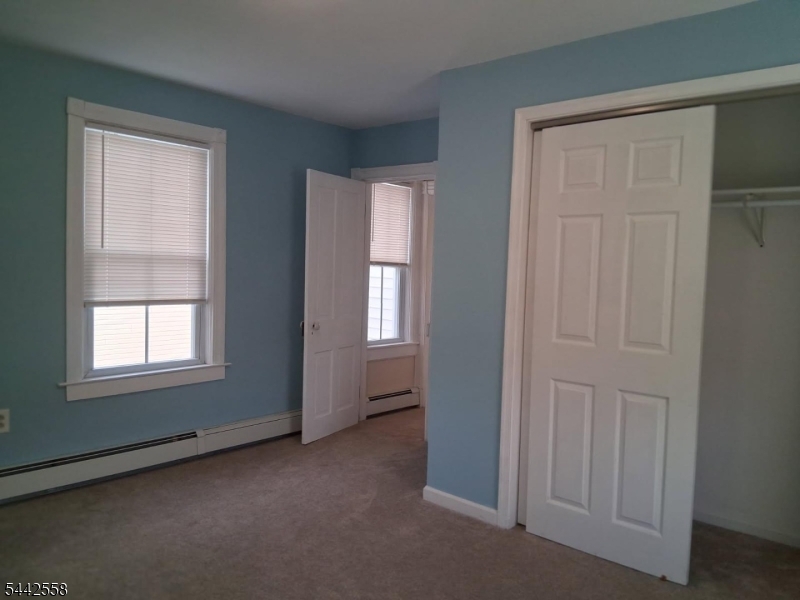 58 Thompson Street Raritan, NJ 08869 - Photo 8 of 11