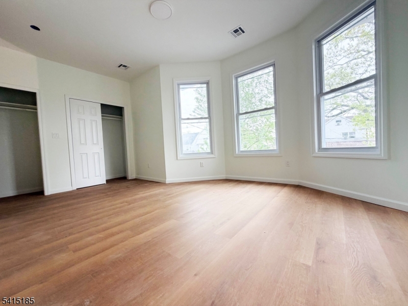 348 Woodside Avenue Newark, NJ 07104 - Photo 4 of 18
