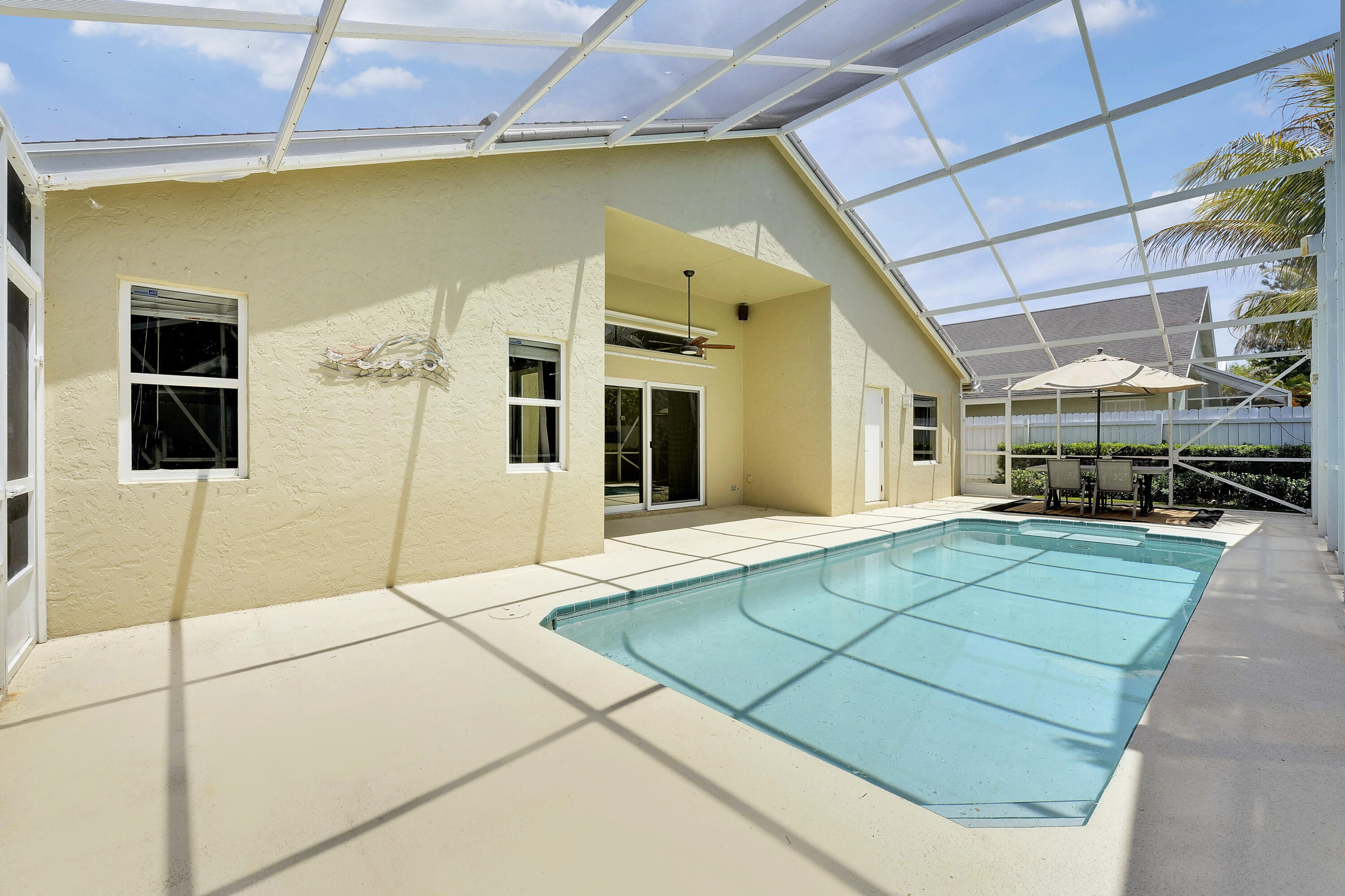6334 Barbara Street Jupiter, FL 33458 - Photo 33 of 38 House-32