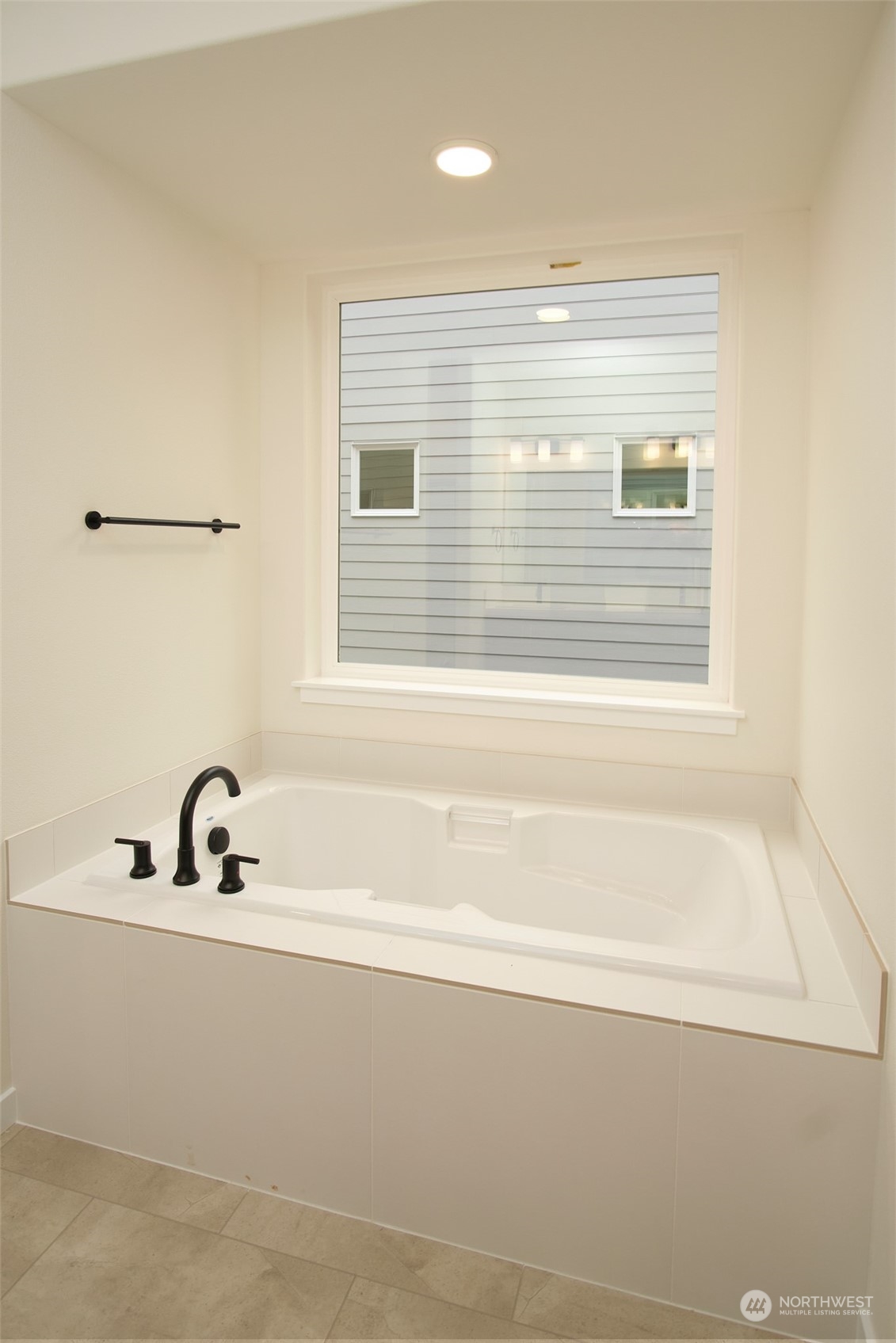 1070 Rw Fletcher Street Winlock, WA 98596 - Photo 17 of 21 a bathroom with a bathtub and a sink
