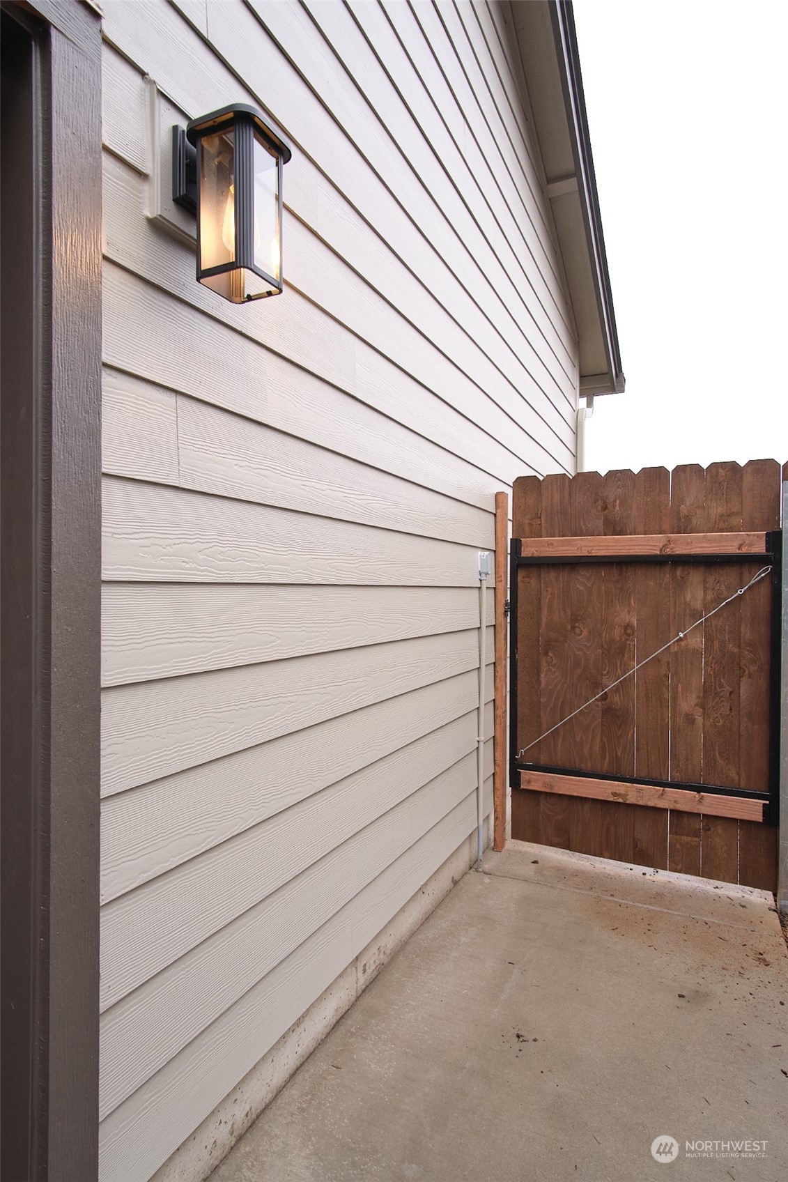 1070 Rw Fletcher Street Winlock, WA 98596 - Photo 21 of 21 a view of front door