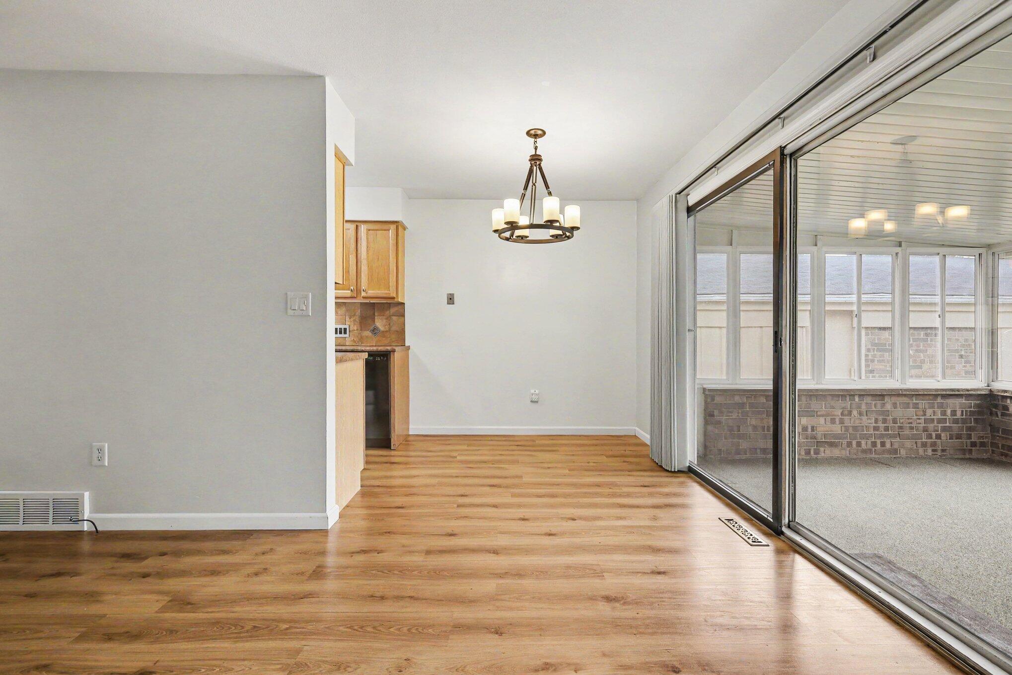 689 Carriage Lane Jenison, MI 49428 - Photo 5 of 14 007_file_8474