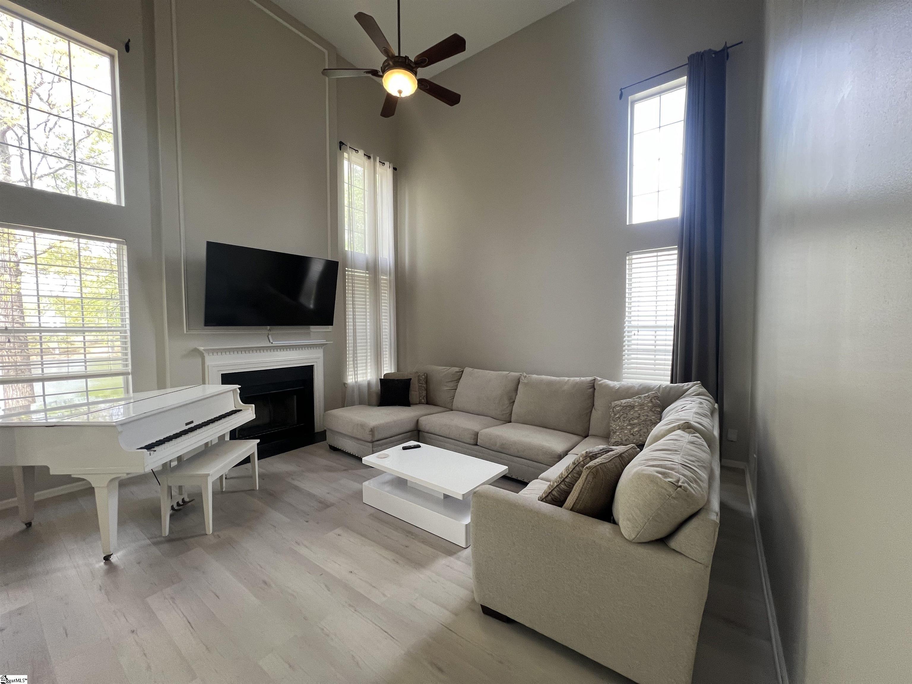 522 Peach Grove Place Mauldin, SC 29662 - Photo 11 of 36 Love this family room...TV can stay with home...