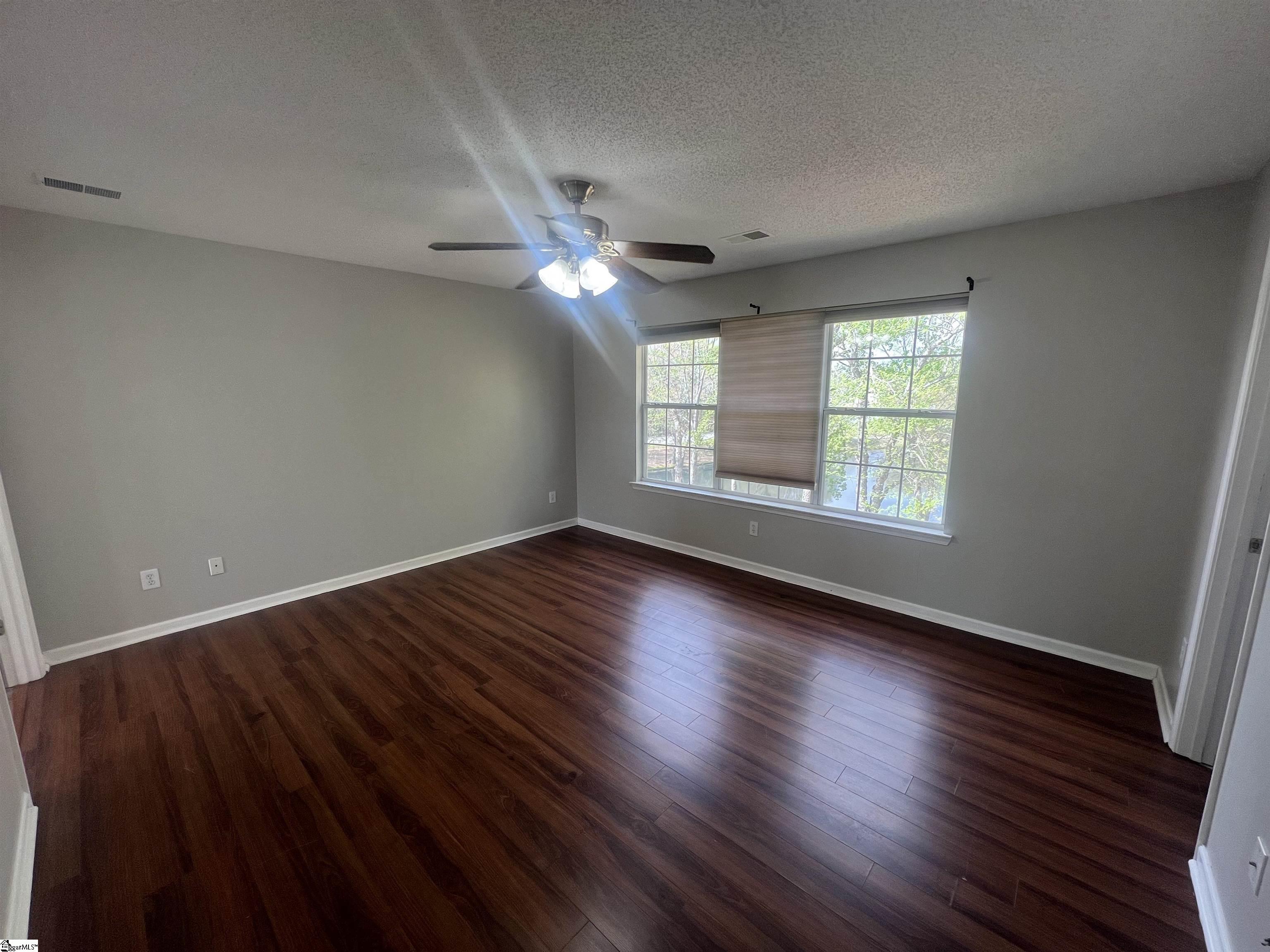 522 Peach Grove Place Mauldin, SC 29662 - Photo 17 of 36 Spacious Master Bedroom, with attached ensuite, and large walk in closet.