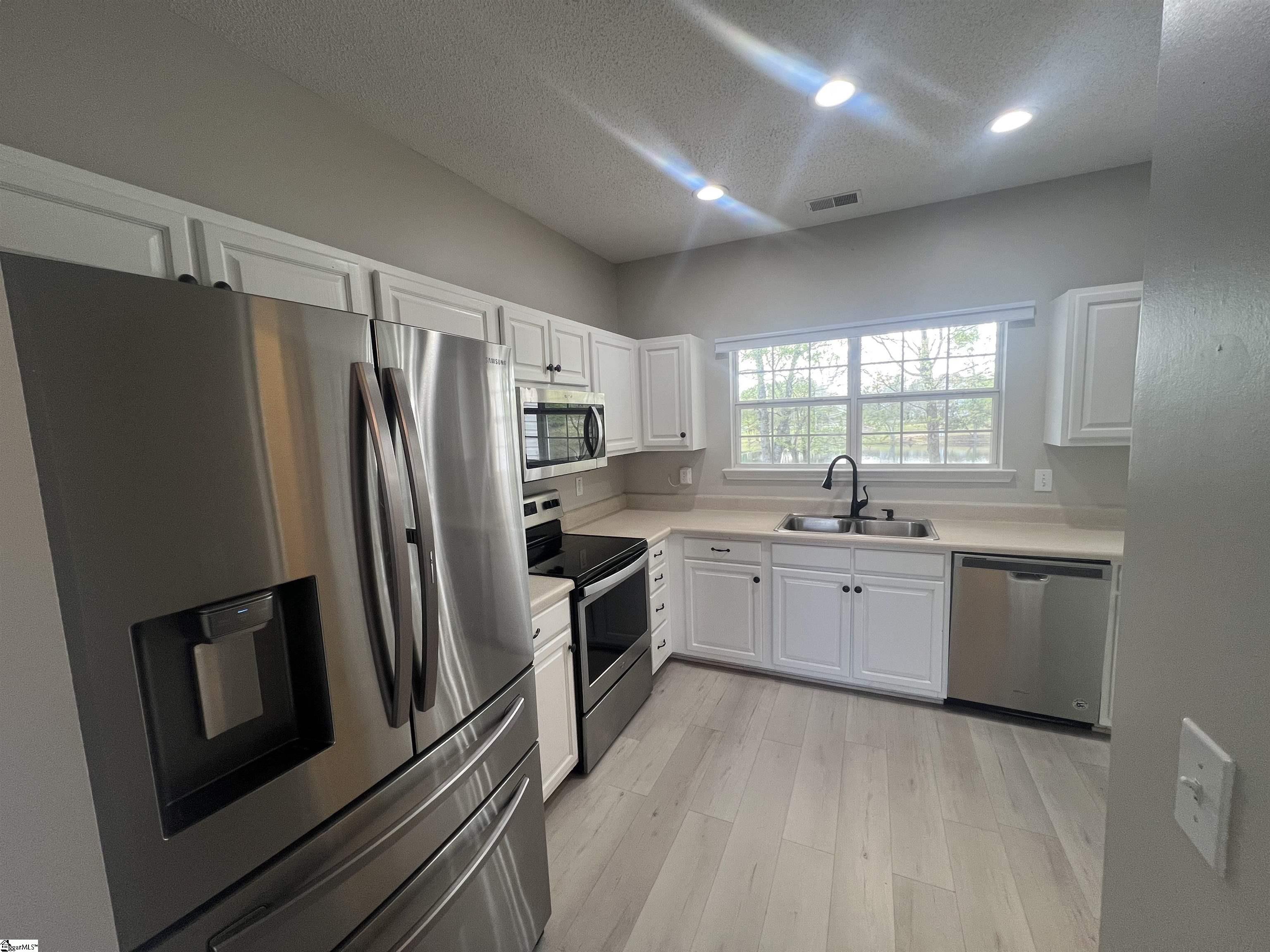 522 Peach Grove Place Mauldin, SC 29662 - Photo 4 of 36