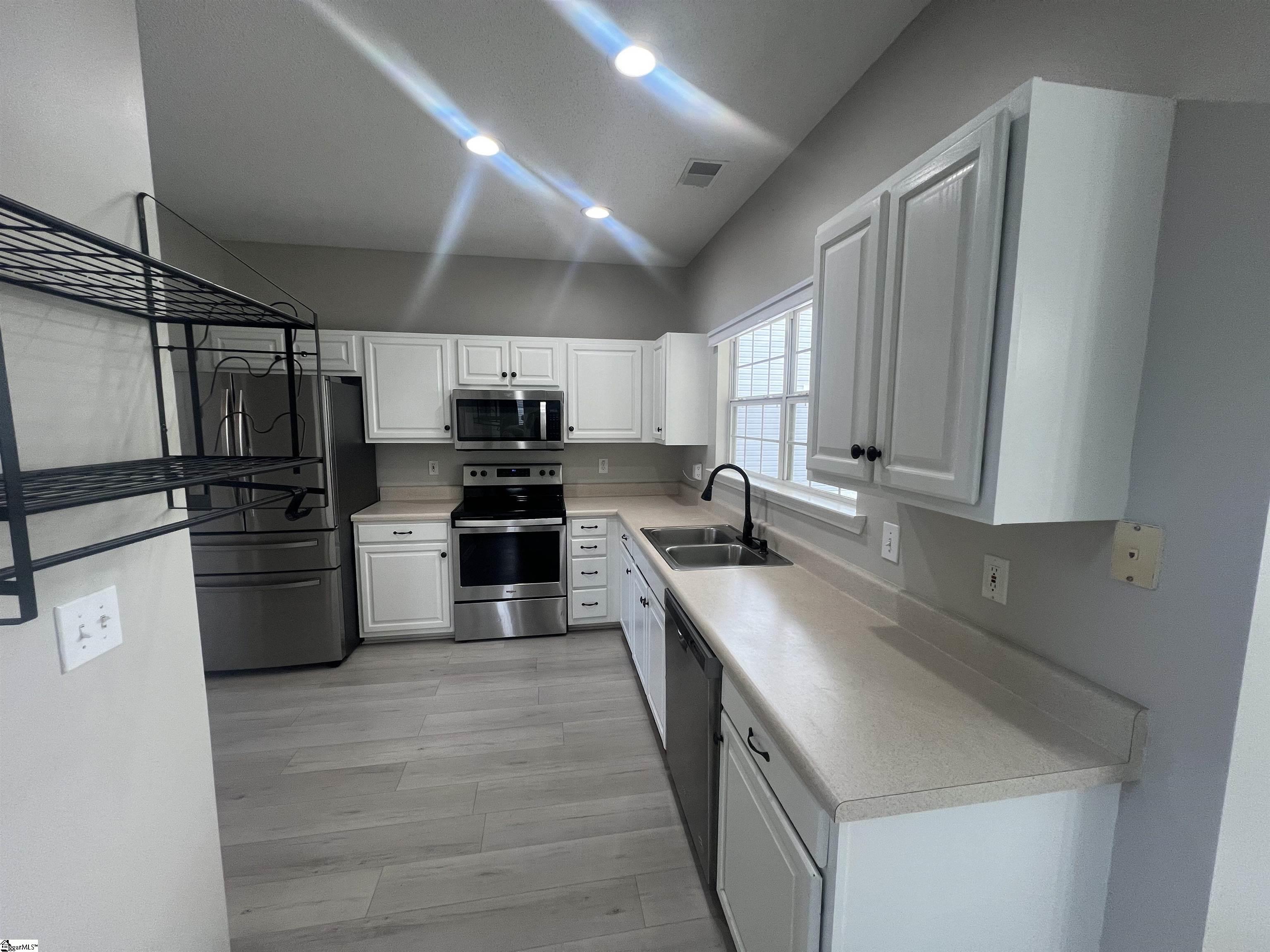 522 Peach Grove Place Mauldin, SC 29662 - Photo 10 of 36