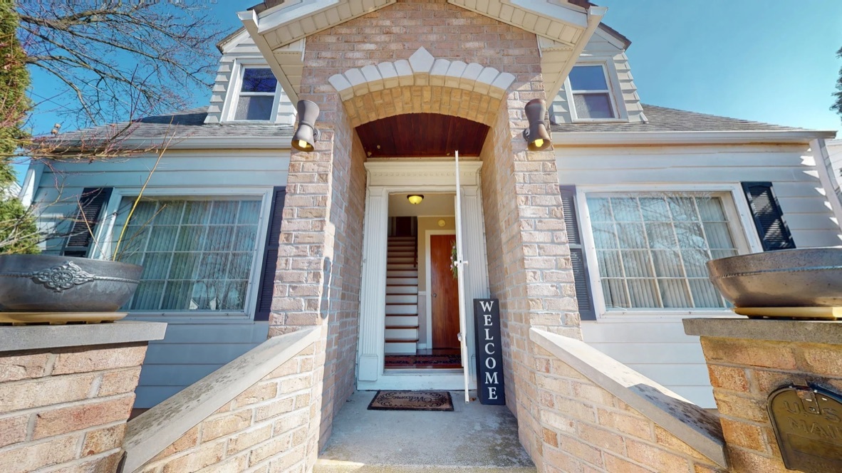 423 South Main Street Montgomery, IL 60538 - Photo 1 of 18