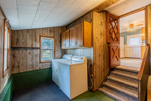 a view of a utility room with washer and dryer