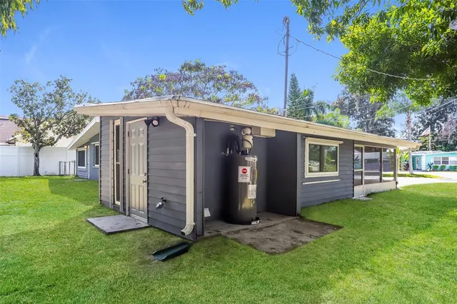 $2,200 | 3759 St Charles Circle, Sarasota, FL 34233