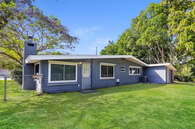 $2,200 | 3759 St Charles Circle, Sarasota, FL 34233