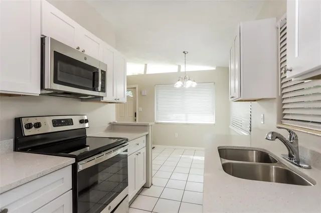 $2,200 | 3759 St Charles Circle, Sarasota, FL 34233