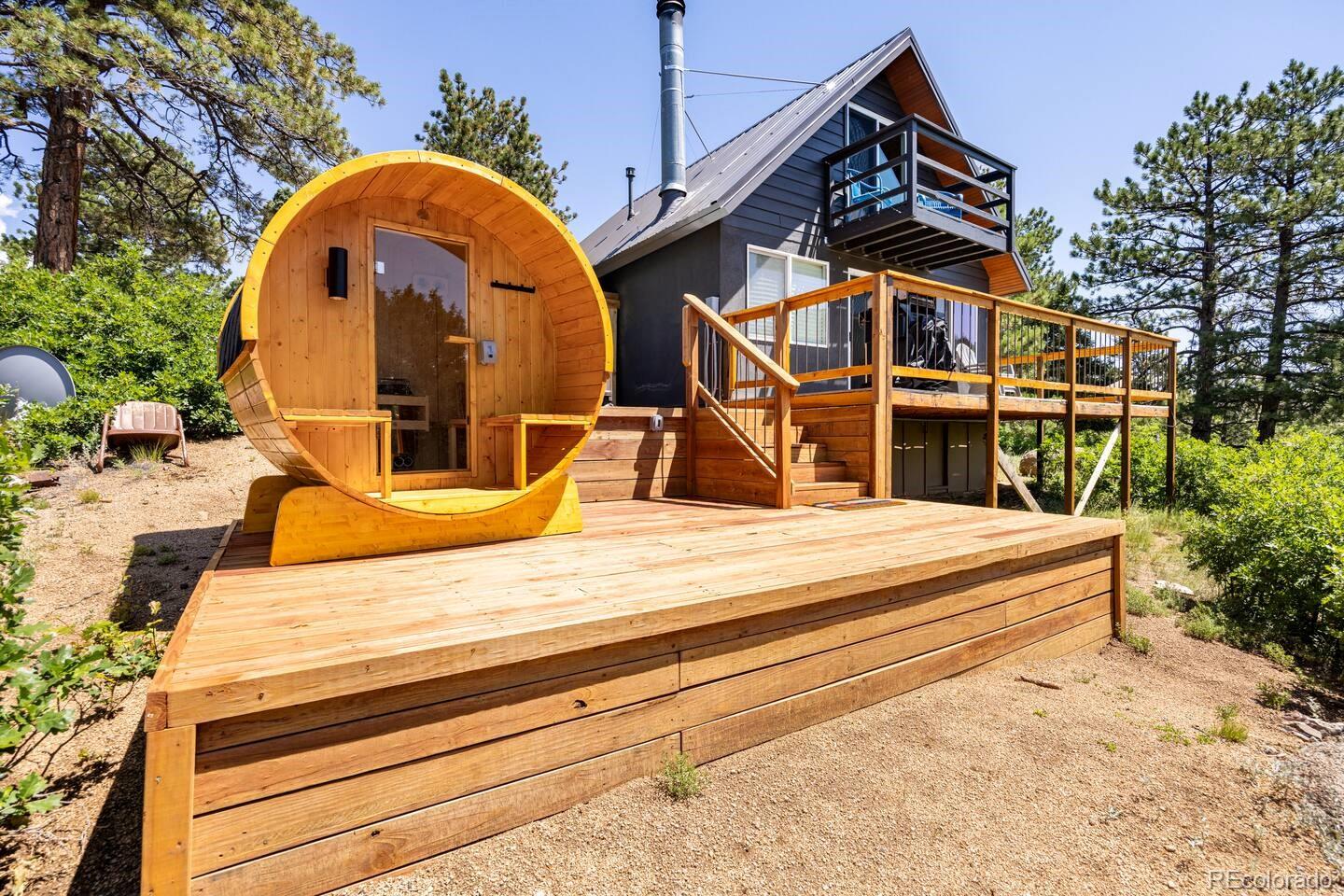 a view of building with outdoor space