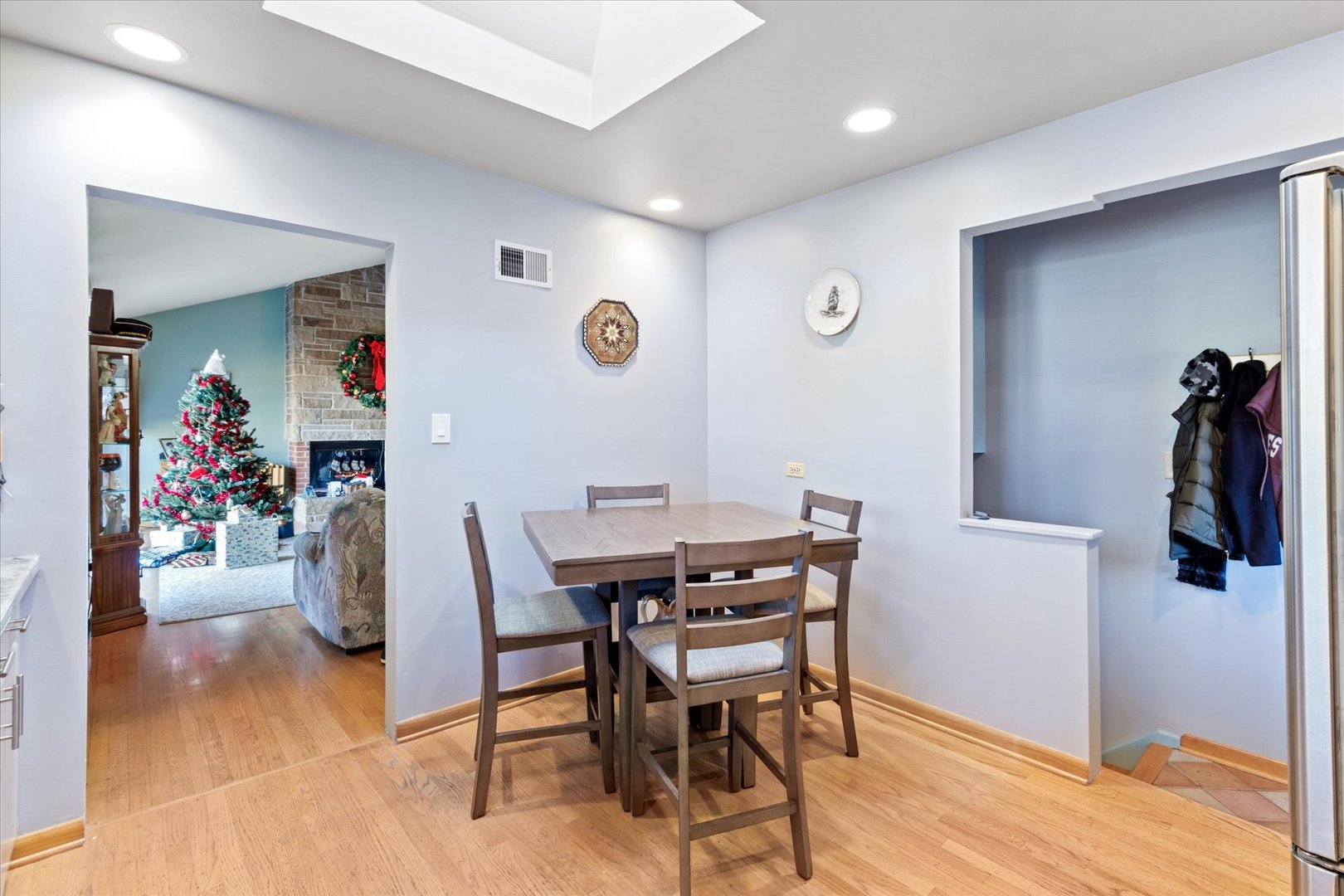 356 East Church Street Elmhurst, IL 60126 - Photo 6 of 16 a view of a dining room with furniture
