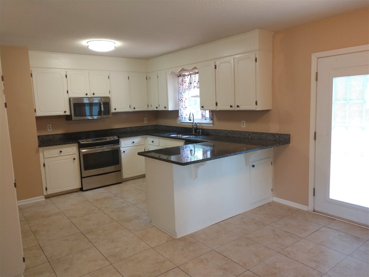 112 Tram Road Cowpens, SC 29330 - Photo 5 of 23