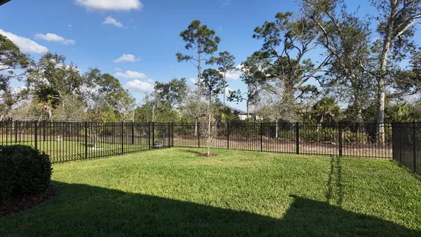 a view of yard with entertaining space