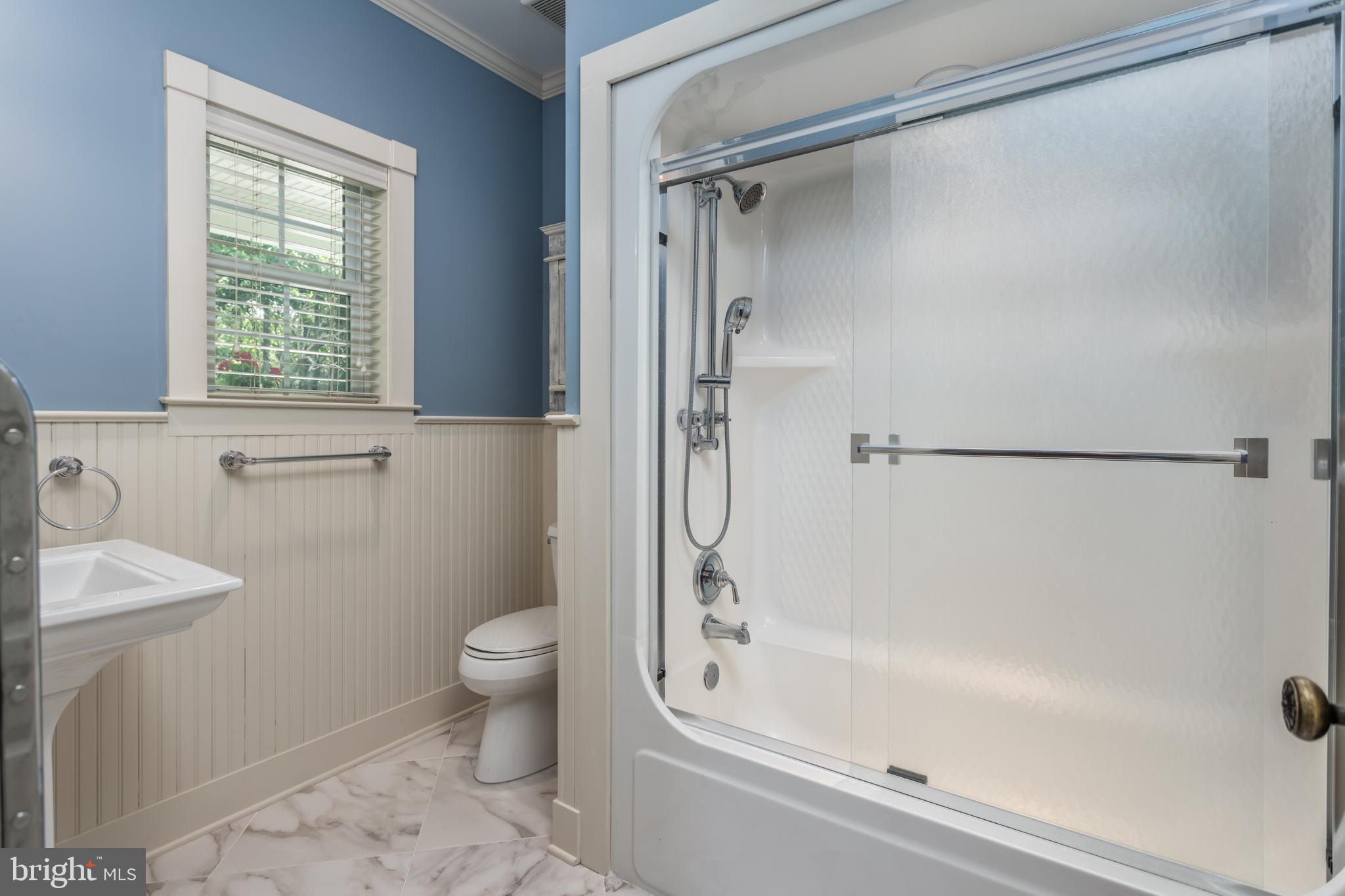 317 Aaron Mountain Road Castleton, VA 22716 - Photo 28 of 65 Guest Room Full Bath