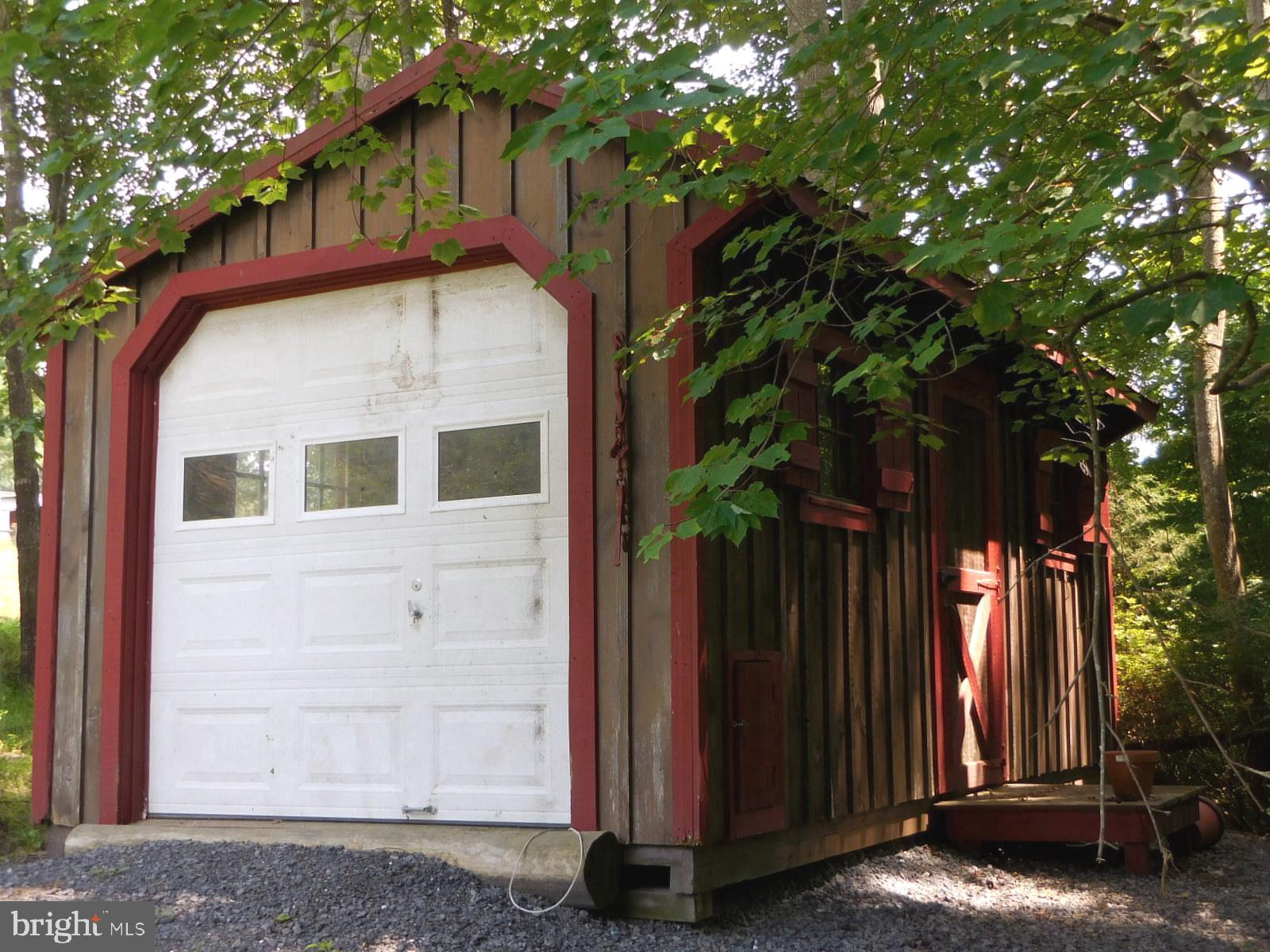 317 Aaron Mountain Road Castleton, VA 22716 - Photo 62 of 65 The Bee Keepers Barn