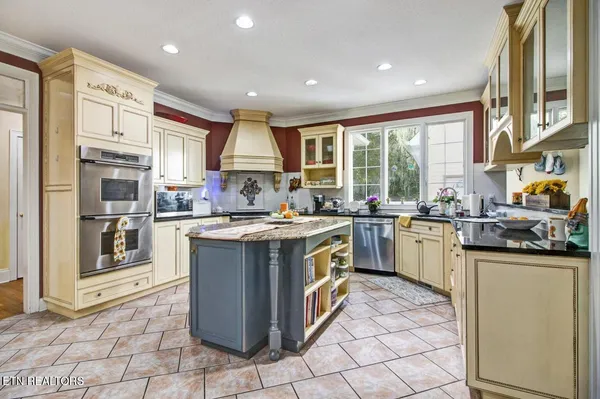 $1,184,000 | 156 Morgan Fields Drive, Wartburg, TN 37887