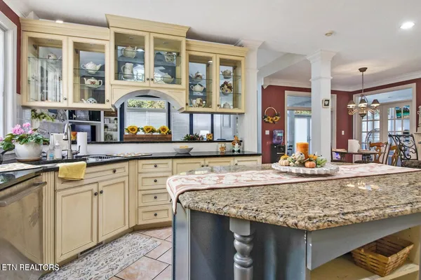 $1,184,000 | 156 Morgan Fields Drive, Wartburg, TN 37887