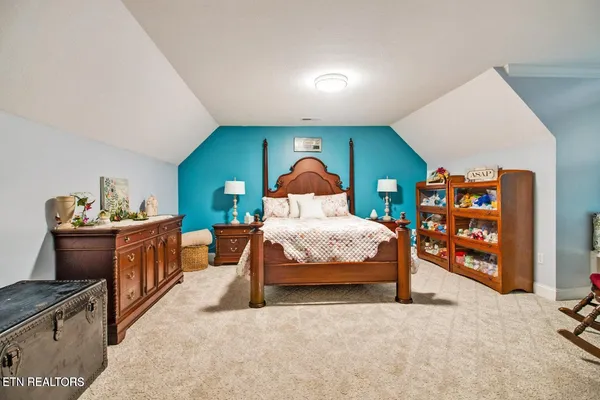 $1,184,000 | 156 Morgan Fields Drive, Wartburg, TN 37887