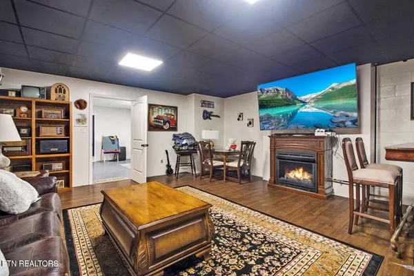 $1,184,000 | 156 Morgan Fields Drive, Wartburg, TN 37887
