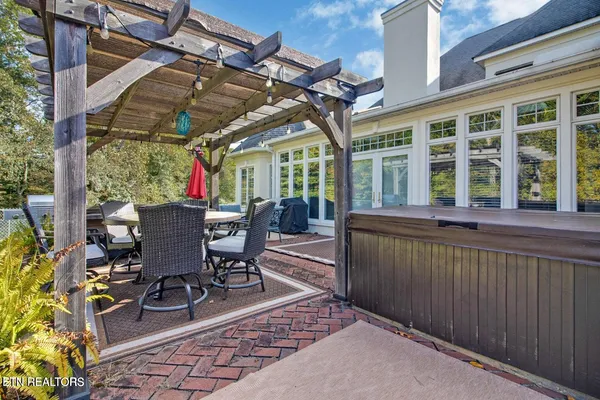 $1,184,000 | 156 Morgan Fields Drive, Wartburg, TN 37887