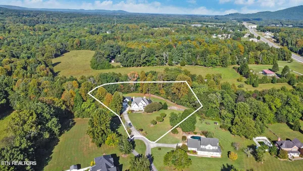 $1,184,000 | 156 Morgan Fields Drive, Wartburg, TN 37887
