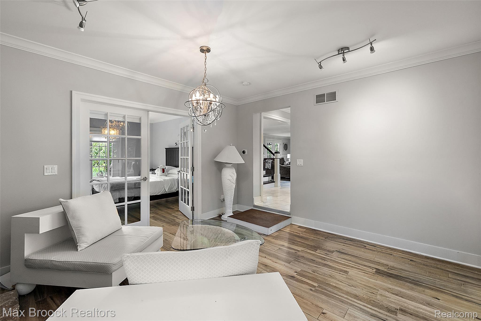 3774 Quarton Road Bloomfield Hills, MI 48302 - Photo 10 of 34 3774 Quarton Rd -45.jpg