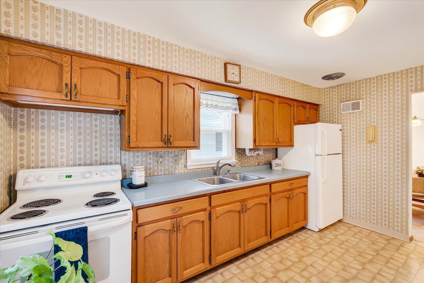 1917 Manley Street Madison, WI 53704 - Photo 22 of 33