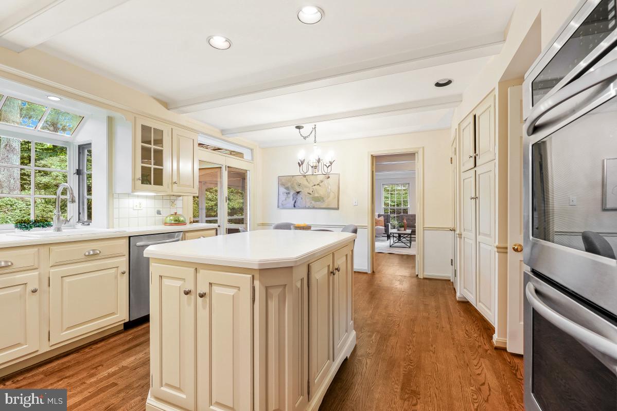 8006 Greentree Road Bethesda, MD 20817 - Photo 12 of 44 Kitchen
