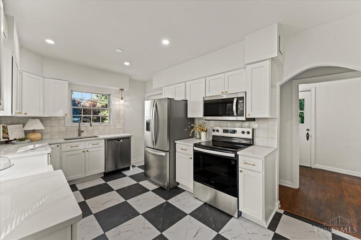 6525 Ridge Avenue Cincinnati, OH 45213 - Photo 12 of 50 Gallery Image 12