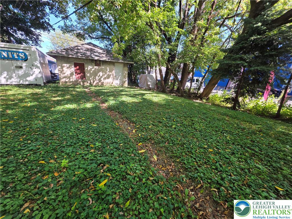 169 South Whitfield Street Nazareth, PA 18064 - Photo 31 of 35