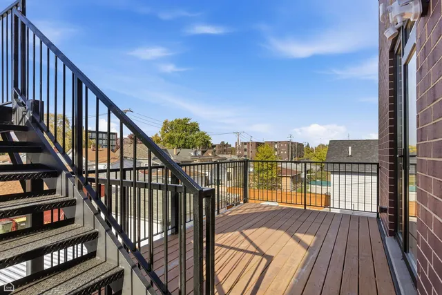 $469,000 | 2718 Budd Street, Unit 2S, River Grove, IL 60171