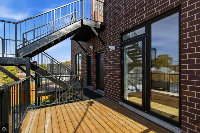 $469,000 | 2718 Budd Street, Unit 2S, River Grove, IL 60171