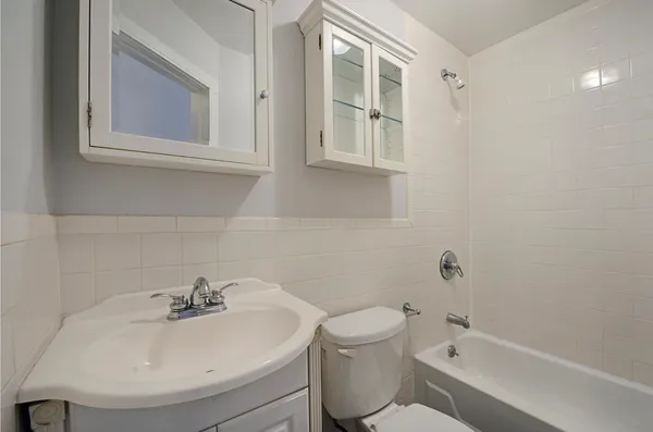 $2,850 | 261 1st Street, Unit 3E, Hoboken, NJ 07030