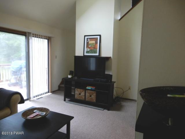 253 Bristol Way Bushkill, PA 18324 - Photo 3 of 13