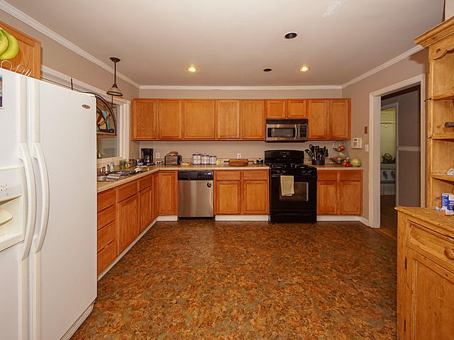 101 Newington Road Summerville, SC 29485 - Photo 9 of 35 09