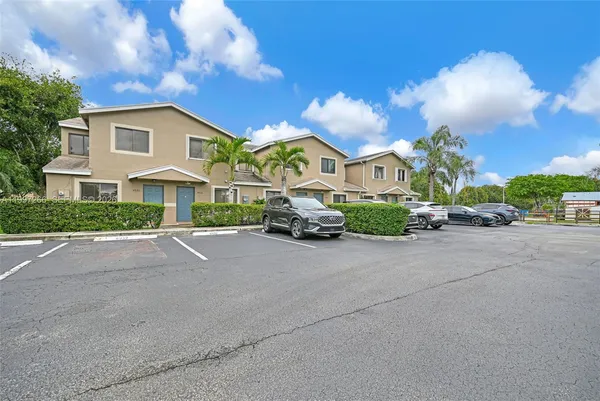 $2,800 | 4930 South University Drive, Unit 4930, Davie, FL 33328