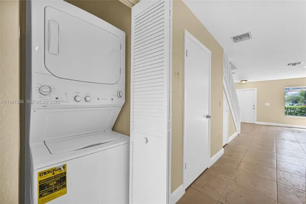 $2,800 | 4930 South University Drive, Unit 4930, Davie, FL 33328