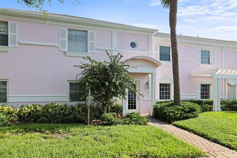 $289,000 | 247 Pompano Drive Southeast, Unit B, St. Petersburg, FL 33705