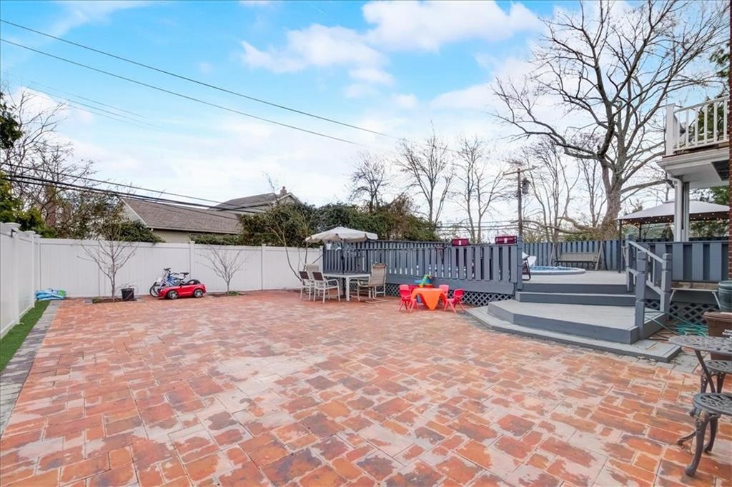 829 Bruce Drive East Meadow, NY 11554 - Photo 24 of 27