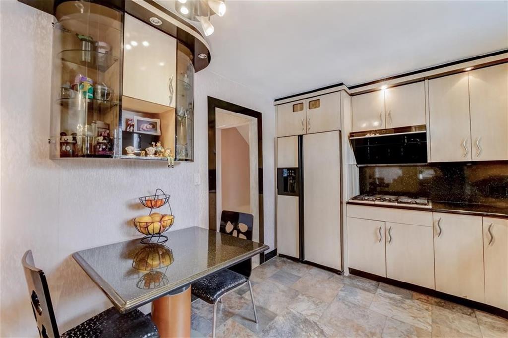 829 Bruce Drive East Meadow, NY 11554 - Photo 6 of 27