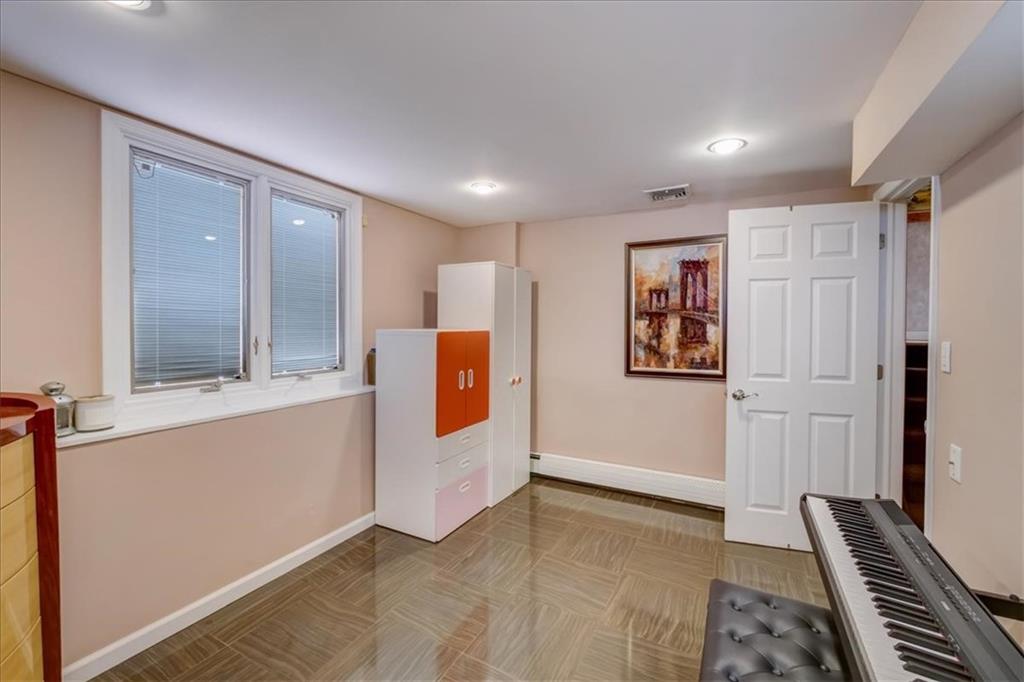 829 Bruce Drive East Meadow, NY 11554 - Photo 8 of 27