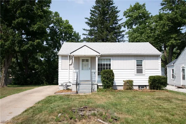 $200,000 | 1213 Meadowbrook Boulevard, Stow, OH 44224