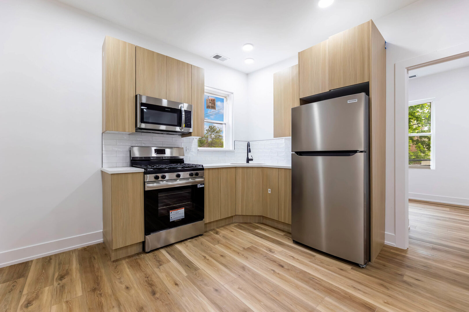 239 West 74th Street, Unit 2 Chicago, IL 60621 - Photo 4 of 9