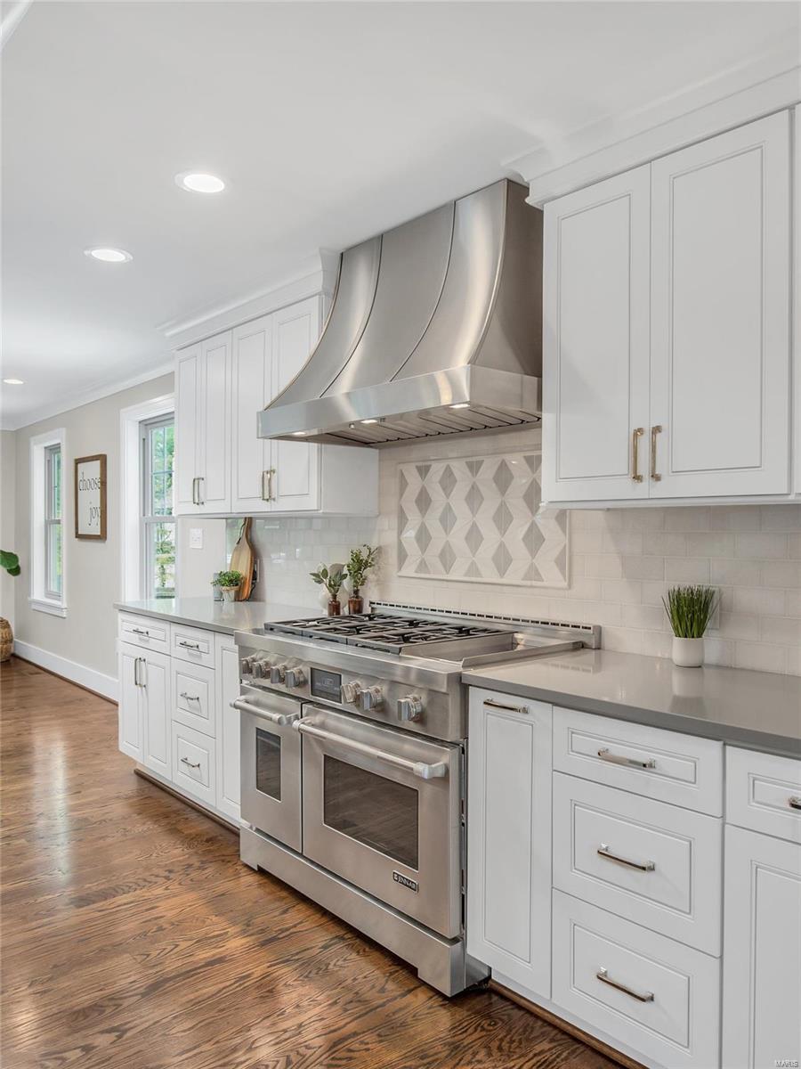 309 Planthurst Road Webster Groves, MO 63119 - Photo 10 of 36 Gallery Image 10